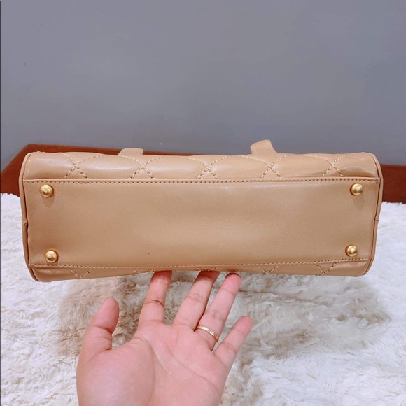 Authentic Chanel Bowler handbag - Picture 5 of 16